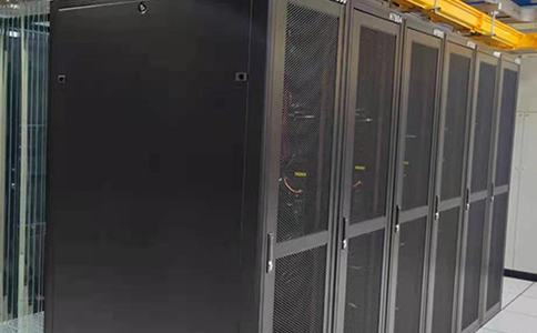 网站选择服务器对性能以及线路安全的要求