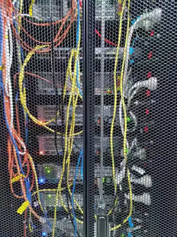 海外服务器除了带宽成本低外需要注意哪些因素