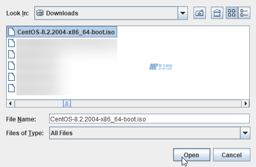 如何将自定义ISO加载到裸机服务器？