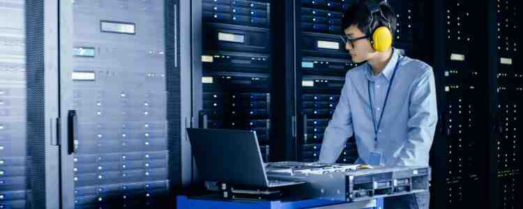 主机托管定价指南：2025年服务器空间的主机托管费用是多少？