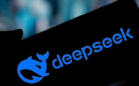 DeepSeek助力站群服务器流量分析与优化，助推企业数字化转型
