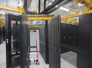 韩国游戏服务器如何进行玩家间的交易和交流？