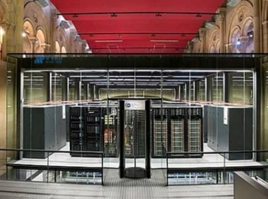 意外的数据中心位置和有趣的设计