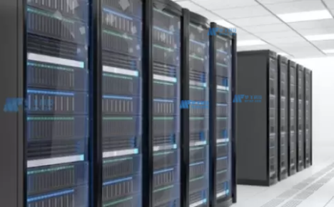 法国游戏服务器如何实现实时聊天和社交功能？